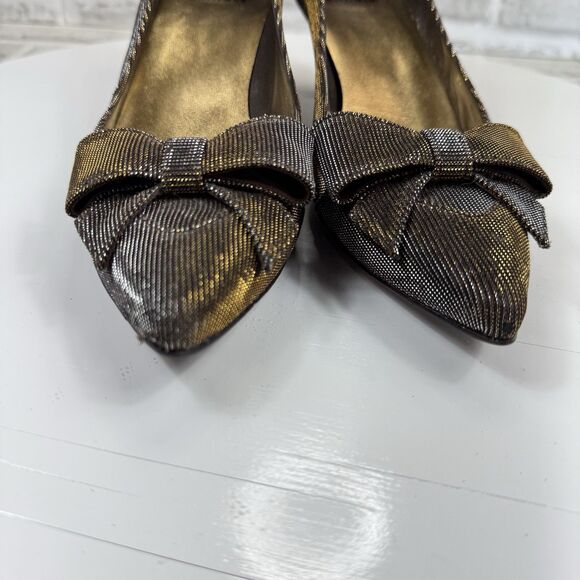 Stuart Weitzman Women's Size 6 Metallic Sparkle Fabric Bow Pump Kitten Heels - Picture 7 of 10